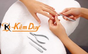 cach cam kem cat da nhat da lam nail co ban cho nguoi moi bat dau