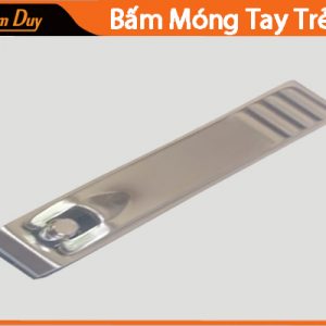 bam mong tay em be tre so sinh